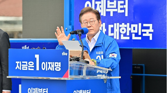 이재명 더불어민주당 대선 후보가 22일 오전 제주시 동문로터리에서 유세를 하고 있다. (사진=연합뉴스)