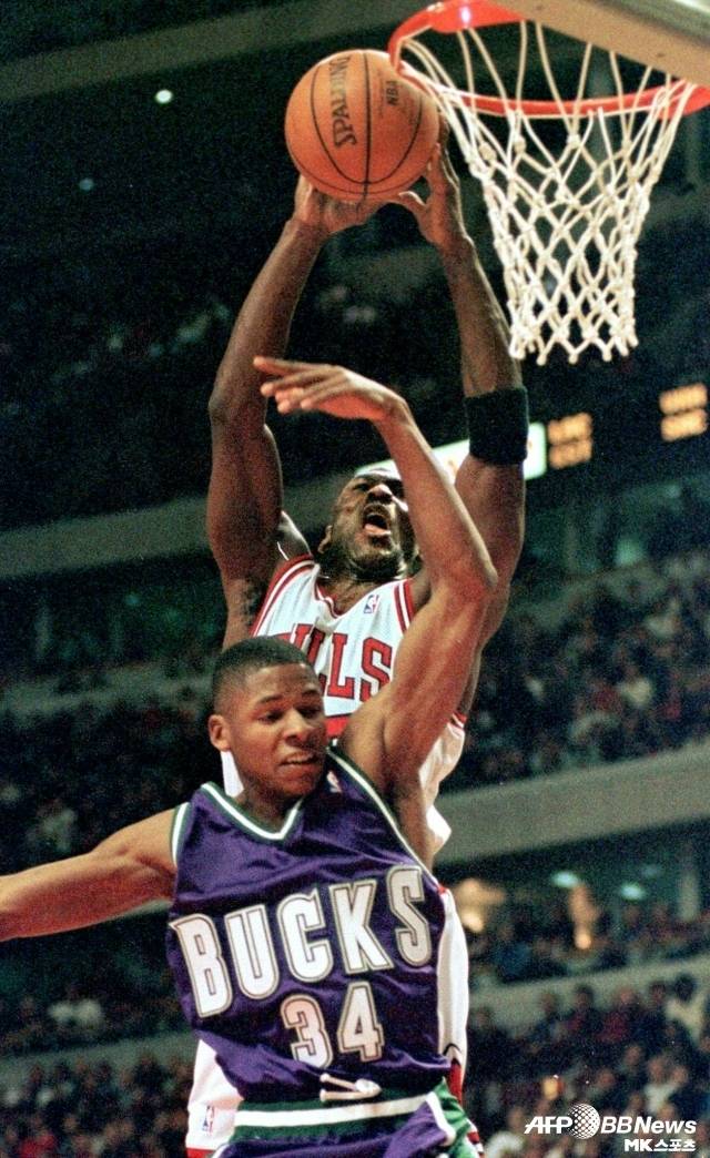 레이 앨런은 ‘NBA GOAT’ 논쟁에서 마이클 조던의 손을 들었다. 사진=AFPBBNews=News1