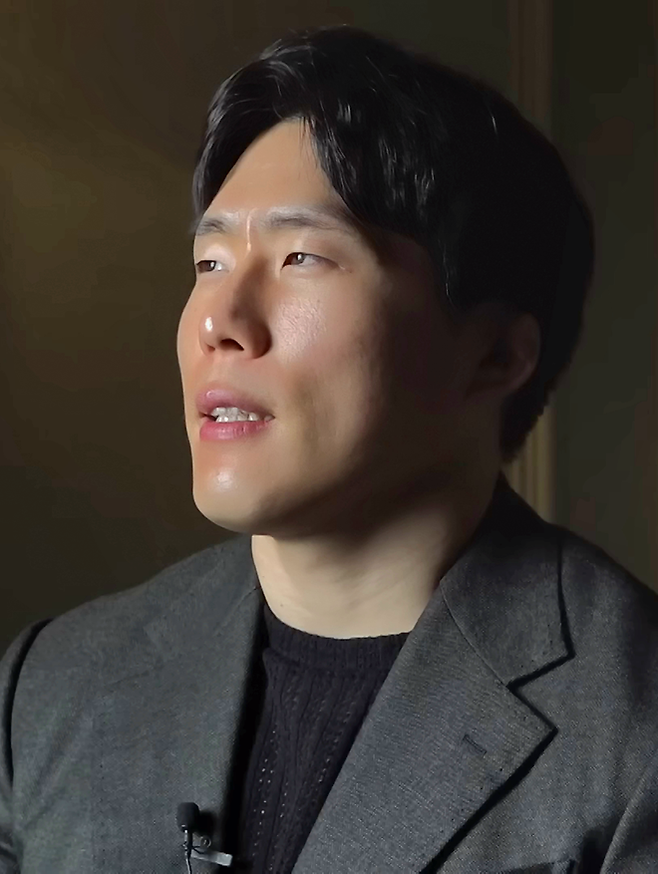 기원빈이 2025년 4월 인천광역시 파라다이스시티 호텔 에메랄드룸 라이진 기자회견장에서 개별 인터뷰를 하고 있다. 사진=RIZIN FF