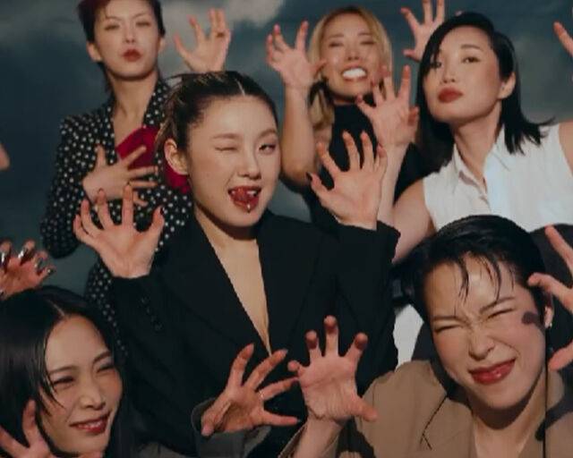 범접 멤버들이 '월드 오브 스우파'의 테마곡을 직접 불러 화제다. / 에스콰이어 코리아 소셜미디어 캡처