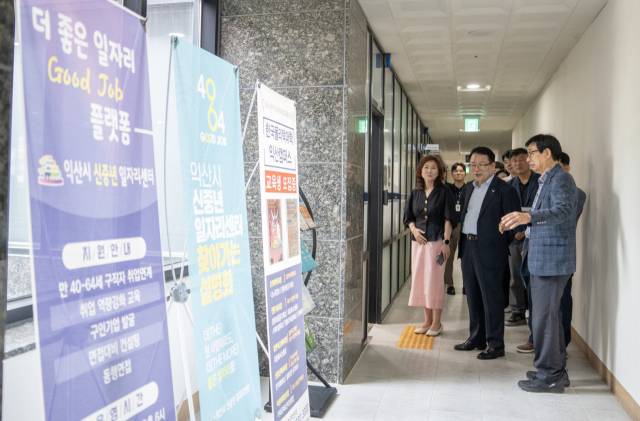 ▲정헌율 익산시장은 27일 "오랜 경험과 기술을 바탕으로 한 걸음씩 자신의 길을 개척해가는 모습은 큰 감동이었다. 저에게도 다시 한번 무거운 책임감을 안겨주었다"고 말했다. ⓒ익산시