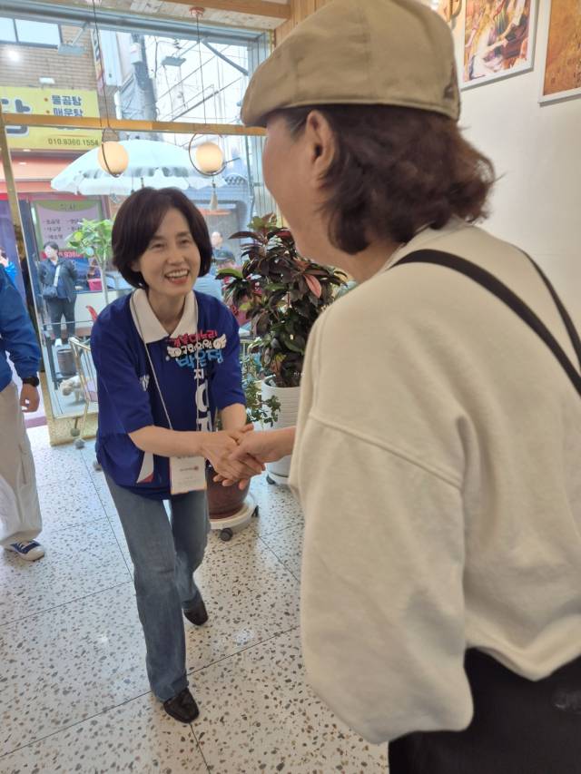 ▲ 포항을 방문한 조국혁신당 박은정 의원 ⓒ 더불어민주당 포항남울릉지역위원회