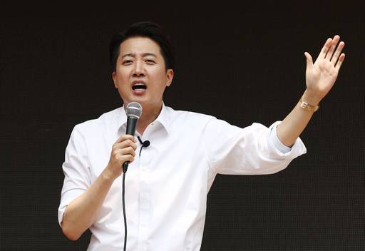 개혁신당 이준석 대선후보가 28일&nbsp;서울 영등포구 여의도공원에서 유세하고 있다. 뉴스1