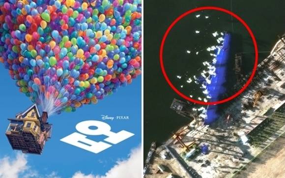 왼쪽은 픽사 애니메이션 ‘업’ 포스터. 오른쪽은 26일(현지시간) 미국 민간인공위성기업 맥사 테크놀로지가 공개한 위성 사진. 25일 북한 함경북도 청진조선소에서 옆으로 좌초된 북한의 신형 구축함이 보인다. 파란색 방수포로 덮인 구축함 주변으로는 정체불명의 흰색 물체가 떠다니고 있는데, 미국 전문가는 북한이 구축함에 풍선을 달아 인양하려는 것으로 보인다고 분석했다. 2025.5.26 EPA 연합뉴스