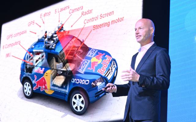 서배스천 스런 스탠퍼드대학교 교수(구글X·웨이모 창립자, 유다시티 회장)가 28일 서울 중구 신라호텔에서 열린 서울포럼 2025 메인세션에서 특별강연을 하고 있다. 오승현 기자