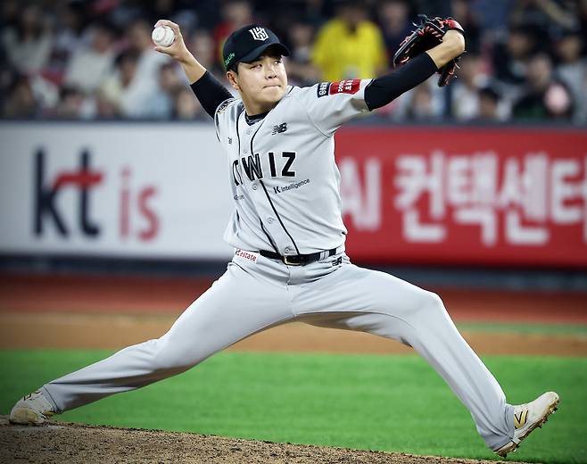 KT 손동현이 지난 21일 KIA전에서 역투하고 있다. KT위즈 제공