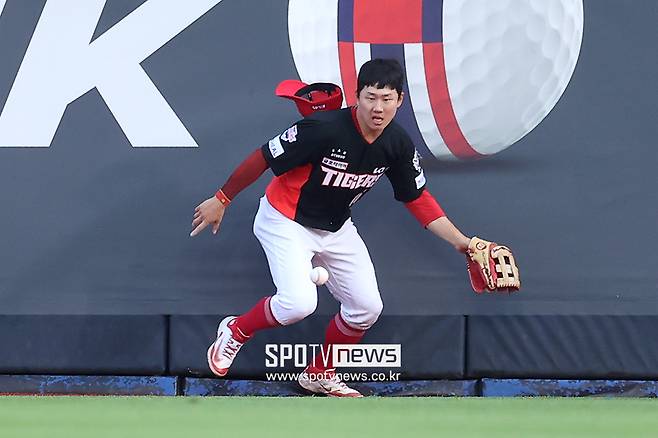 ▲ 올 시즌 공수 모두에서 기대 이하의 경기력으로 코칭스태프의 안타까움을 사고 있는 최원준 ⓒ곽혜미 기자