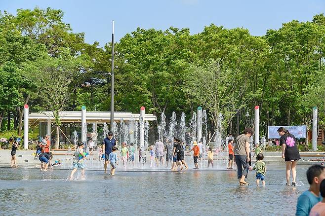 양천구 파리공원 바닥분수 [양천구 제공. 재판매 및 DB 금지]