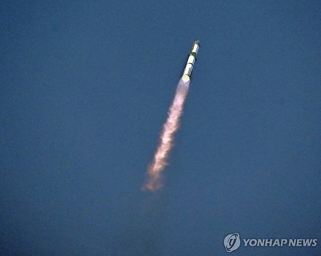 27일(현지시간) 발사된 화성탐사 우주선 스타십  [UPI=연합뉴스. 재판매 및 DB 금지]