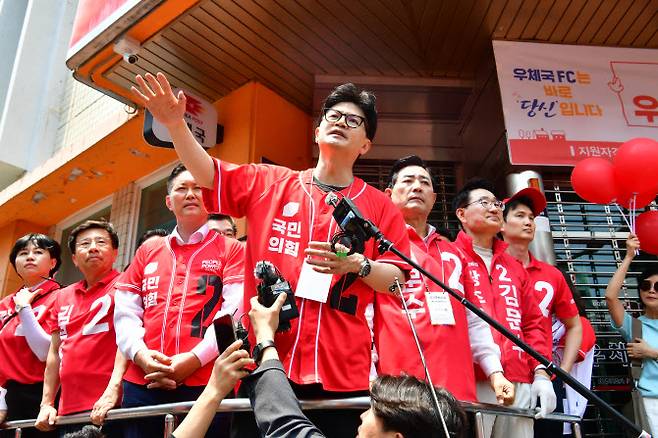 한동훈 전 국민의힘 대표가 29일 전남 광주 충장로에서 유세를 진행하고 있다. (사진 = 염정인 수습기자)