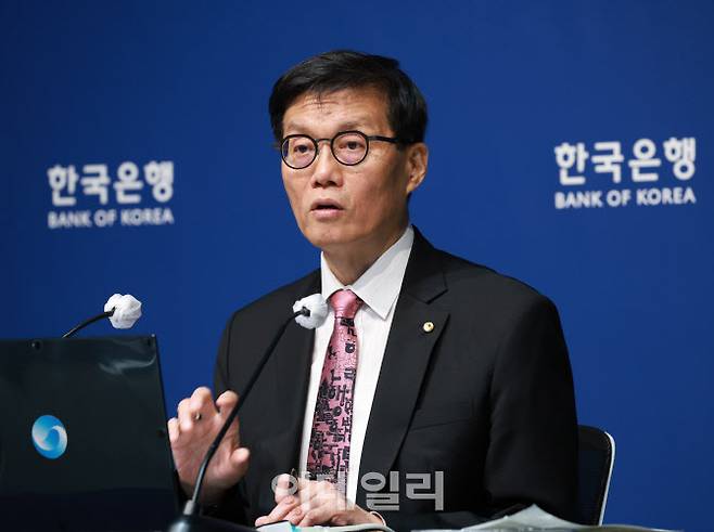 이창용 한국은행 총재가 29일 금통위 본회의 이후 열린 기자간담회에서 질문에 답하고 있다. (사진= 한국은행)