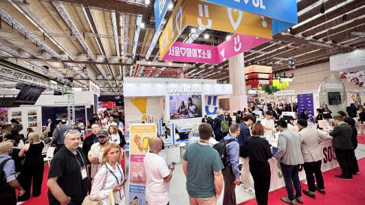 서울시는 최근 막을 내린 유럽 최대 MICE 전시회 IMEX에서 지난 20일부터 22일까지 3일간 서울홍보관 운영했다. 당시 서울홍보관을 찾은 참관객 및 바이어들이 줄을 서서 기다리고 있는 모습. (사진=서울시)