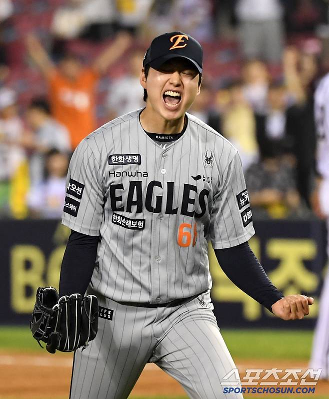 28일 잠실구장에서 열린 LG 트윈스와 한화 이글스의 경기. 연장 11회 2사 만루 LG 함창건을 삼진 처리한 한화 조동욱이 포효하고 있다. 잠실=박재만 기자 pjm@sportschosun.com/2025.05.28/