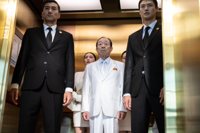 ‘하이파이브’ 신구X박진영, 2인1역 사이비 교주 열연(제공: NEW)