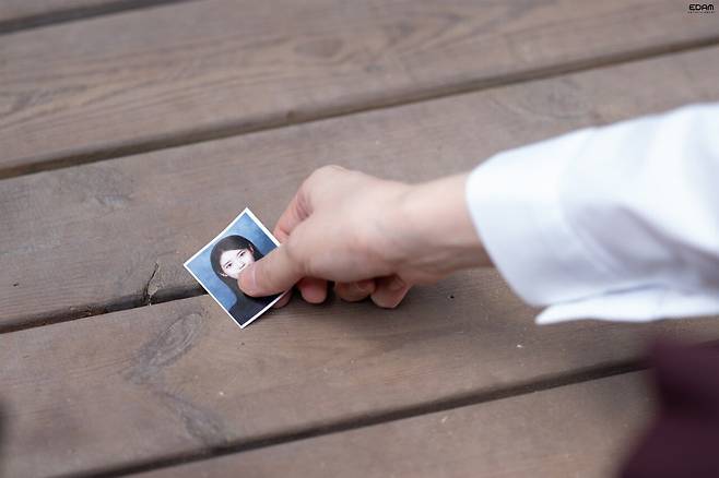 아이유 네버엔딩스토리 뮤비촬영 비하인드 사진jpg