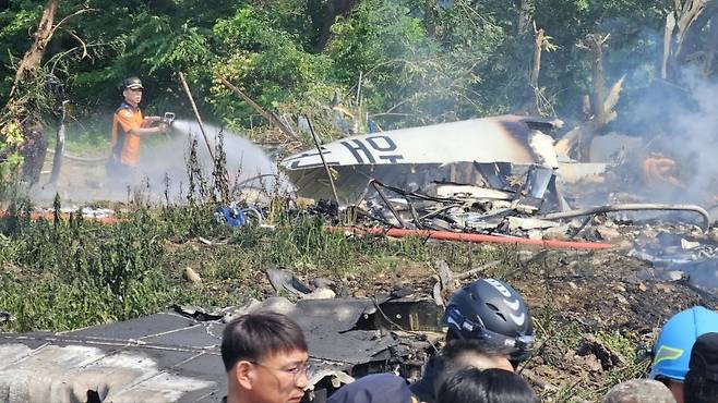 29일 오후 1시 35분쯤 경북 포항 남구 동해면 야산에 해군 해상 초계기 (P-3C)가 추락해 전소됐다. 뉴스1