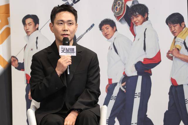 배우 오정세가 29일 서울 구로구 더링크서울호텔에서 열린 JTBC 새 토일드라마 '굿보이' 제작발표회에서 인사말을 하고 있다. 연합뉴스