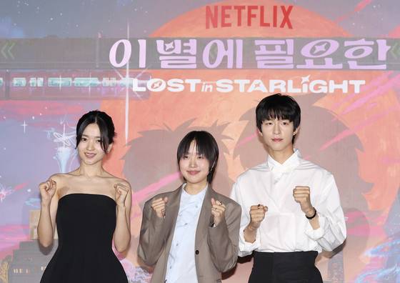 지난 27일 오후, 서울 광진구 롯데시네마 건대입구점에서 언론배급 시사회와 기자간담회가 열렸다. 기자간담회엔 김태리(왼쪽부터) 배우, 한지원 감독, 홍경 배우가 참석했다. 연합뉴스