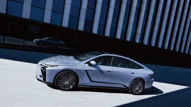 상하이 모터쇼에서 공개된 렉서스의 신형 ES모델. 사진=렉서스 인터내셔널 홈페이지 캡처