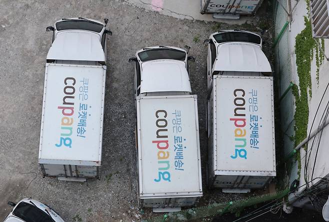 서울 시내에 쿠팡 배송 차량이 주차돼 있다. 사진=연합뉴스