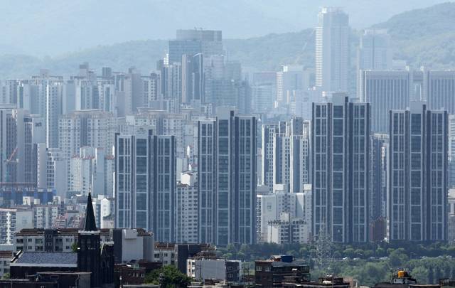 서울 남산에서 바라본 서울 시내. 연합뉴스