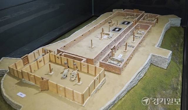 아차산4보루 미니어처로 복원한 모습. 홍기웅기자