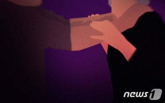 출소한지 10여일 만에 경찰관을 폭행하고 이웃을 성폭행하려 한 60대 남성이 실형을 선고받았다./사진=뉴스1