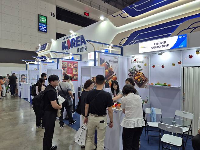 진주시는 지난 27일부터 30일까지 태국 방콕에서 열린 식품박람회에서 진주 농식품을 널리 홍보했다./사진=진주시