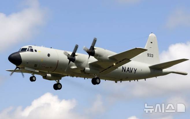 [포항=뉴시스] 송종욱 기자 = 29일 경북 포항시 남구 동해면 신정리 인근 야산에 추락한 P-3 해상 초계기. 2025.05.29. photo@newsis.com