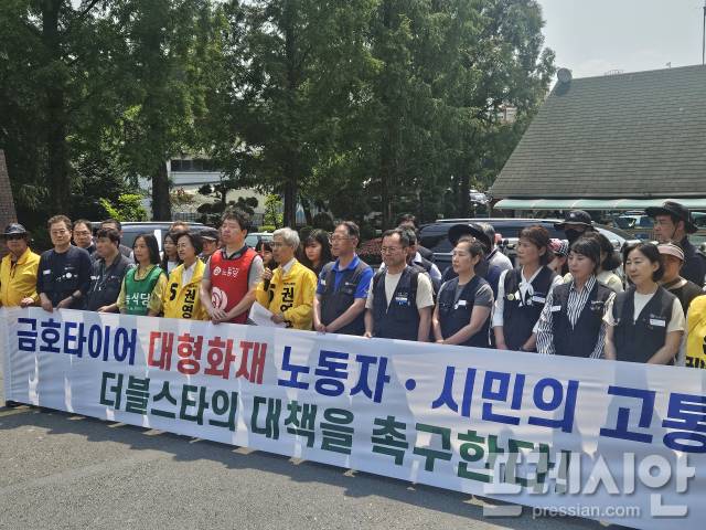 ▲권영국 민주노동당 대통령 후보가 29일 오후1시40분 광주 광산구 소촌동 금호타이어 공장 앞에서 기자회견을 열었다.2025.05.29ⓒ프레시안(김보현)