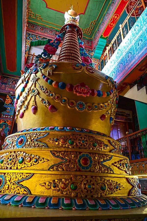 다람살라 맥그로드 간즈길 사원의 불탑.