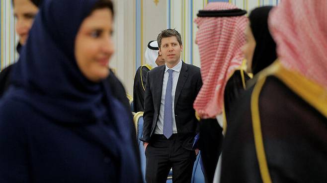 도널드 트럼프 미국 대통령 중동 순방길에 동행한 샘 올트먼 오픈AI CEO