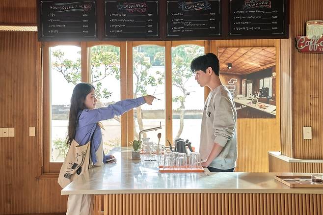 제작 왓즈픽쳐스, 815Videoㅣ배급 케이티스튜디오지니, 목영enm