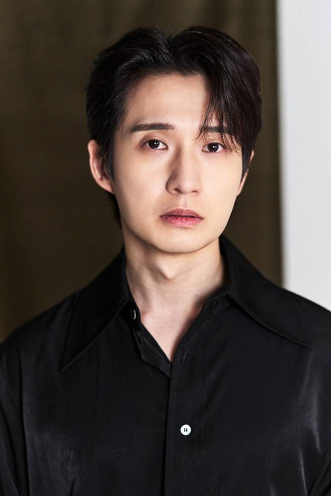 JTBC 드라마 ‘천국보다 아름다운’에서 목사, 고은호 역을 연기한 배우 류덕환. 사진 씨엘엔컴퍼니