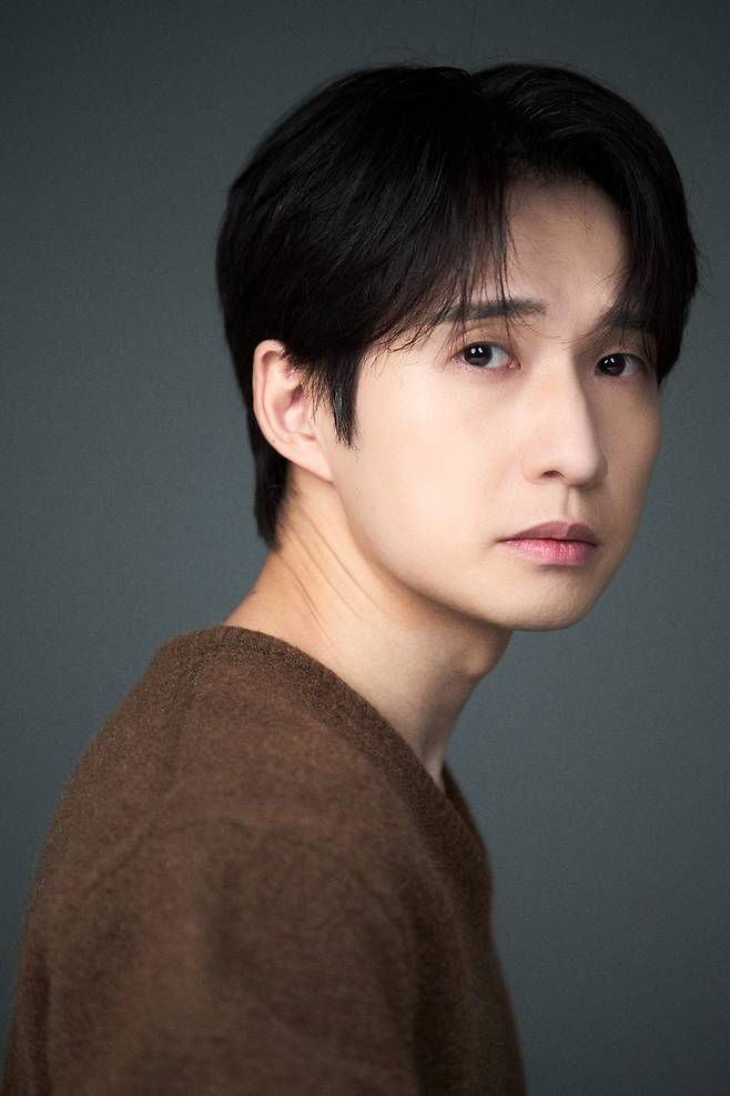 JTBC 드라마 ‘천국보다 아름다운’에서 목사, 고은호 역을 연기한 배우 류덕환. 사진 씨엘엔컴퍼니