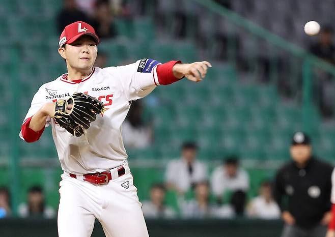 ▲ 올 시즌 경기력이 부쩍 좋아졌다는 평가를 받았던 박시후는 그 상승세를 개인 첫 승으로 이어 가는 데 성공했다 ⓒSSG랜더스