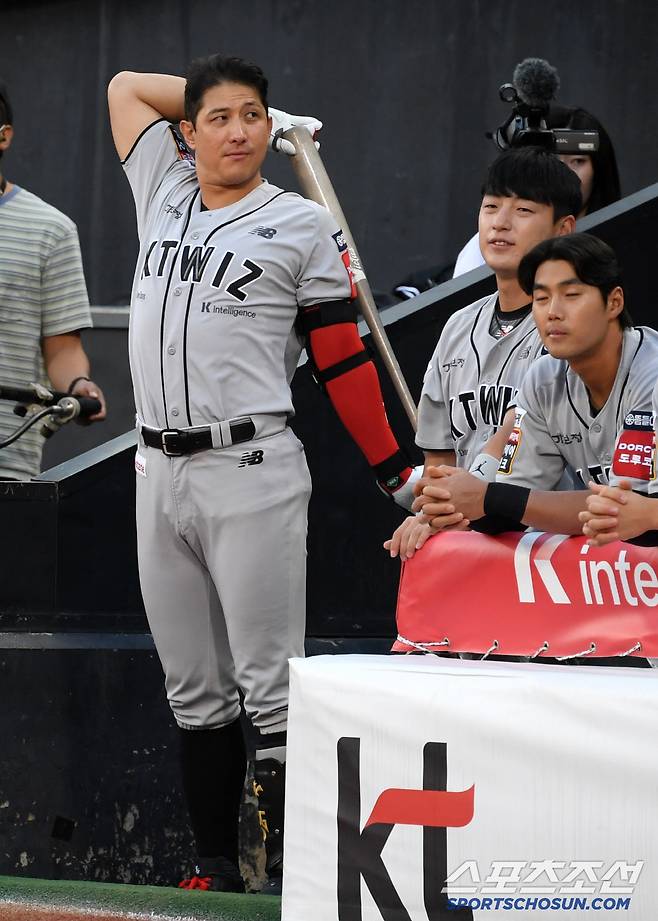 29일 수원KT위즈파크에서 열린 KBO리그 KT 위즈와 두산 베어스의 경기. KT 황재균이 몸을 풀고 있다. 수원=박재만 기자 pjm@sportschosun.com/2025.05.29/