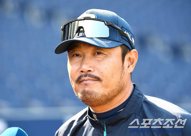 '연고지 이전 시사' 발언에 대한 질문을 들은 이호준 감독