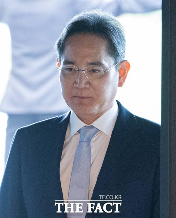 이재용 삼성전자 회장이 30일 오후 서울 중구 서울신라호텔에서 열린 '2025 삼성호암상 시상식'에 참석하고 있다. /박헌우 기자