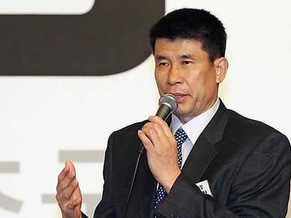 남자 배구 전성기 이끈 '돌고래 스파이커' 장윤창, 지병으로 별세    (서울=연합뉴스) 1980-90년대 한국 남자배구의 전성기를 이끌었던 왕년의 '명스파이커' 장윤창 전 경기대 교수가 30일 지병으로 별세했다. 향년 65세. [연합뉴스 자료사진]