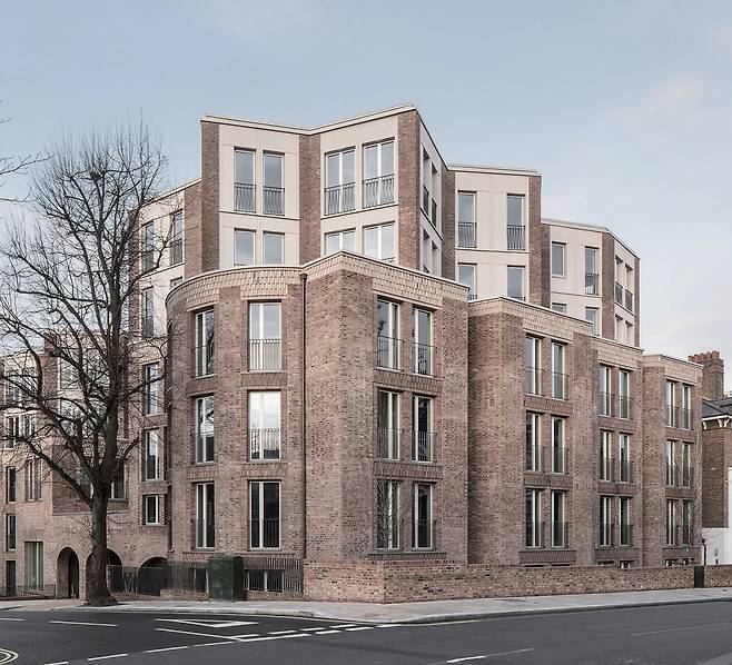 햄스테드 맨션 블록./ 서지슨 베이츠