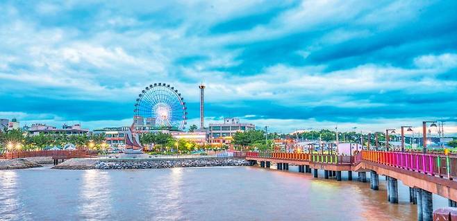 '사진 맛집'으로 유명한 당진 삽교호관광지