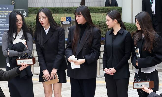 아이돌 그룹 뉴진스. 왼쪽부터 하니, 민지, 혜인, 해린, 다니엘. 김영원 기자 forever@hani.co.kr