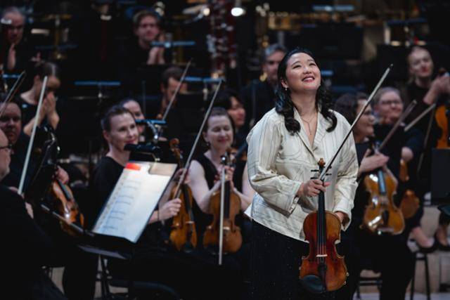 핀란드 헬싱키에서 열린 장 시벨리우스 콩쿠르 결선 무대에서 연주를 마친 박수예. 장 시벨리우스 국제 바이올린 콩쿠르 제공