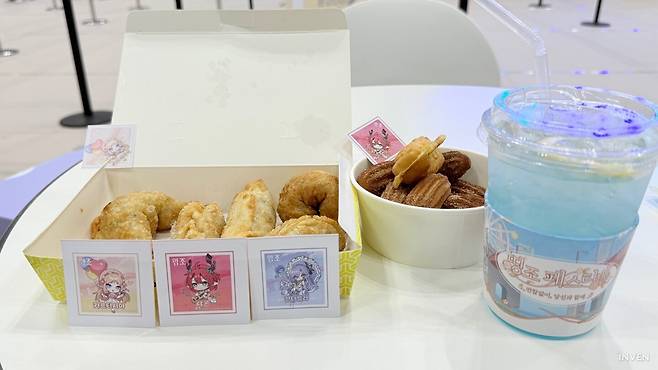 ▲ 점심도 먹고 씰도 받고 일석이조(?)