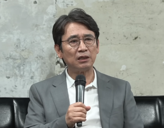 유시민 작가. [사진출처 = 유튜브 채널 ‘김어준의 다스뵈이다’ 캡처]