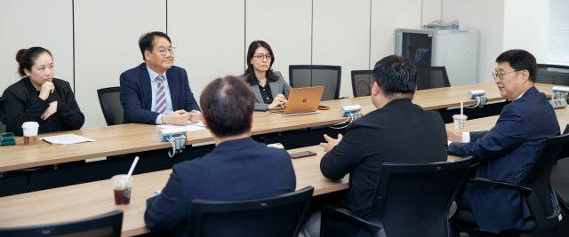 기술경영경제학회가 'AI와 기술사업화' 주제로 좌담회를 열었다. (사진 왼쪽 上부터 시계방향으로)이성주 서울대학교 산업공학과 교수 , 노민선 중소벤처기업연구원 연구위원, 홍아름 경희대학교 테크노경영대학원 교수, 손병호 한국과학기술기획평가원(KISTEP) 부원장(기술경영경제학회 회장), 머니투데이 미래산업부(유니콘팩토리) 류준영 차장(사회), 안준모 고려대학교 행정학과 교수/사진=이기범 기자