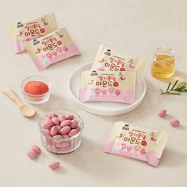 아이누리 딸기퐁당 아몬드  [CJ프레시웨이 제공]