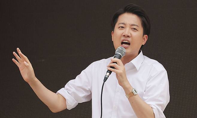 개혁신당 이준석 대선 후보가 30일 서울 동작구 중앙대학교에서 유세를 하고 있다. 연합뉴스