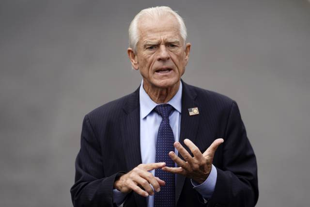 ’트럼프 관세 설계자' 피터 나바로 백악관 고문이 29일(현지 시간) 백악관에서 기자들의 질문에 답하고 있다. EPA연합뉴스